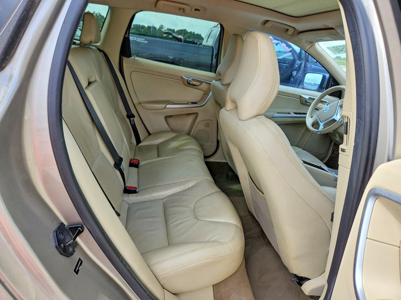 2011 VOLVO XC60