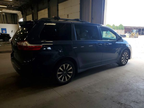 2019 TOYOTA SIENNA