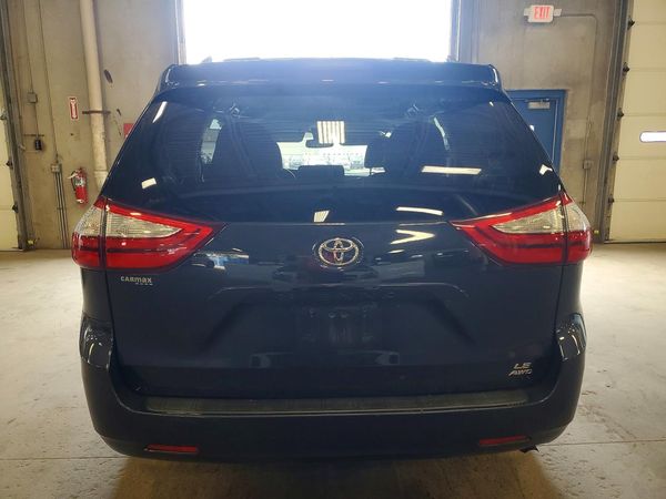 2019 TOYOTA SIENNA