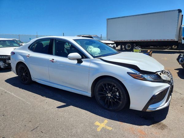 2021 TOYOTA CAMRY XSE — Passenger 3/4