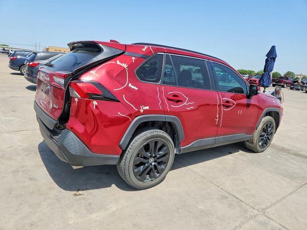 2022 TOYOTA RAV4 XLE Premium