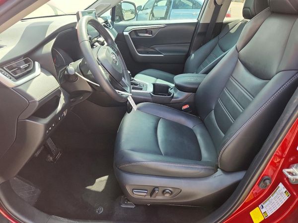 2022 TOYOTA RAV4 XLE Premium