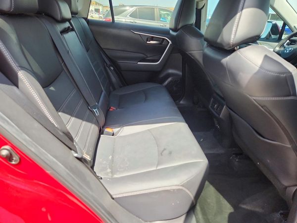 2022 TOYOTA RAV4 XLE Premium