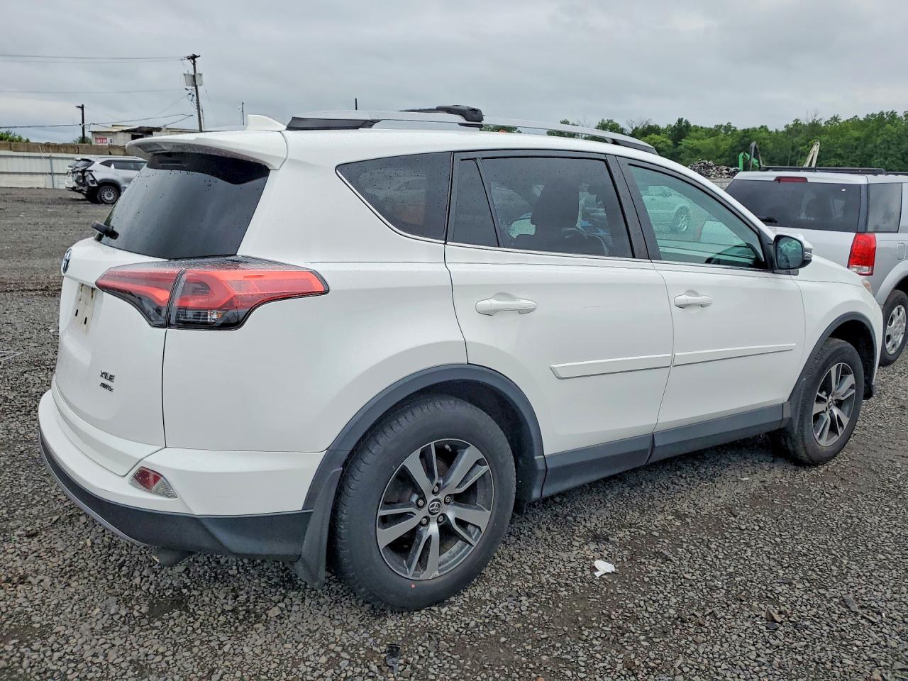 2018 TOYOTA RAV4 Adventure/XLE