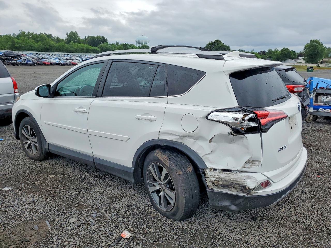 2018 TOYOTA RAV4 Adventure/XLE