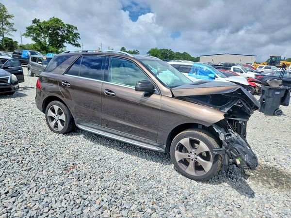 2017 MERCEDES-BENZ GLE-CLASS GLE350 — Passenger 3/4