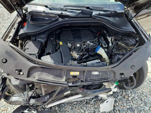 2017 MERCEDES-BENZ GLE-CLASS GLE350 — Engine bay
