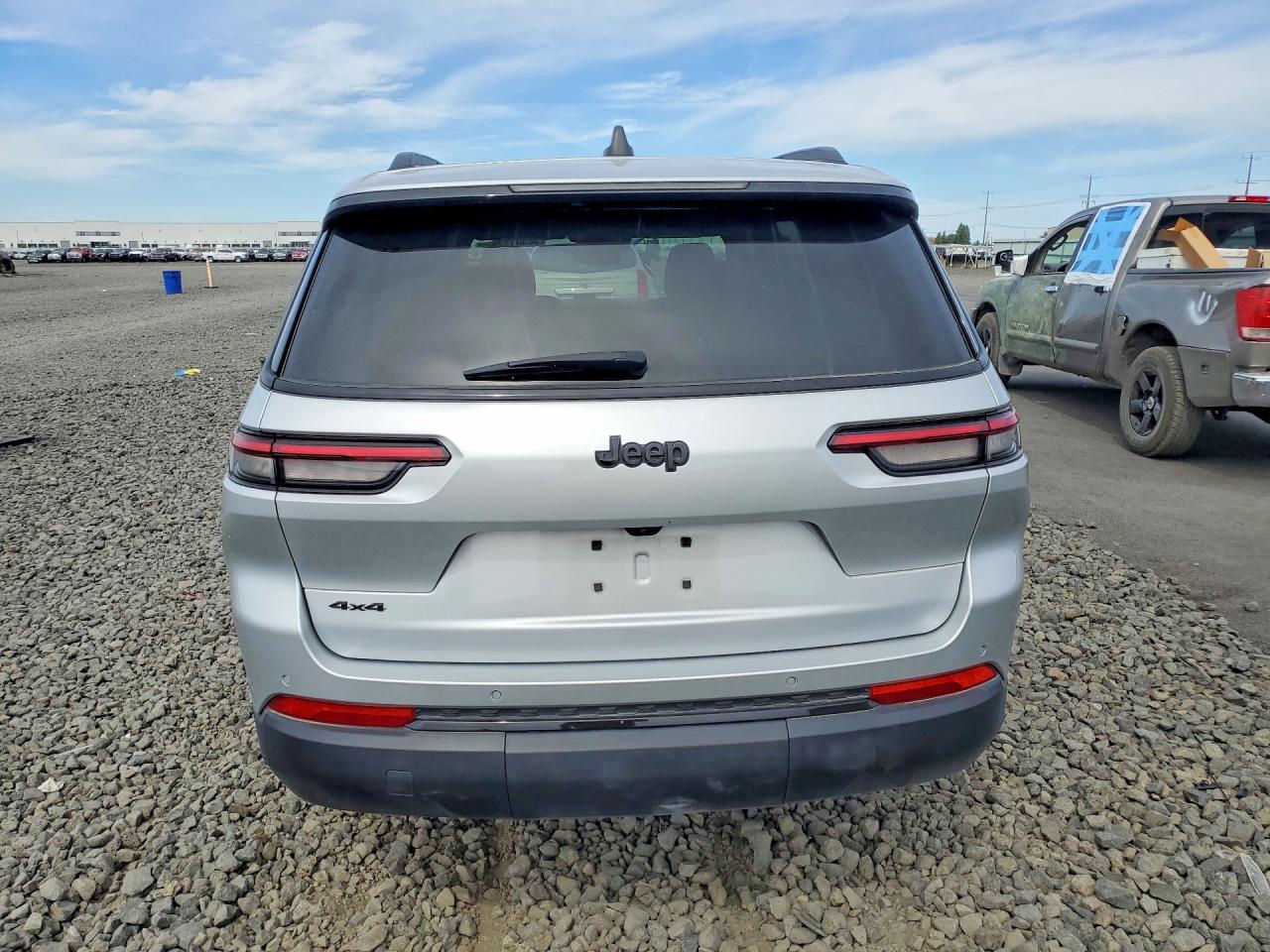 2025 JEEP GRAND CHEROKEE Laredo, Altitude