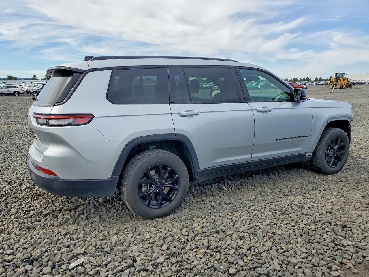 2025 JEEP GRAND CHEROKEE Laredo, Altitude