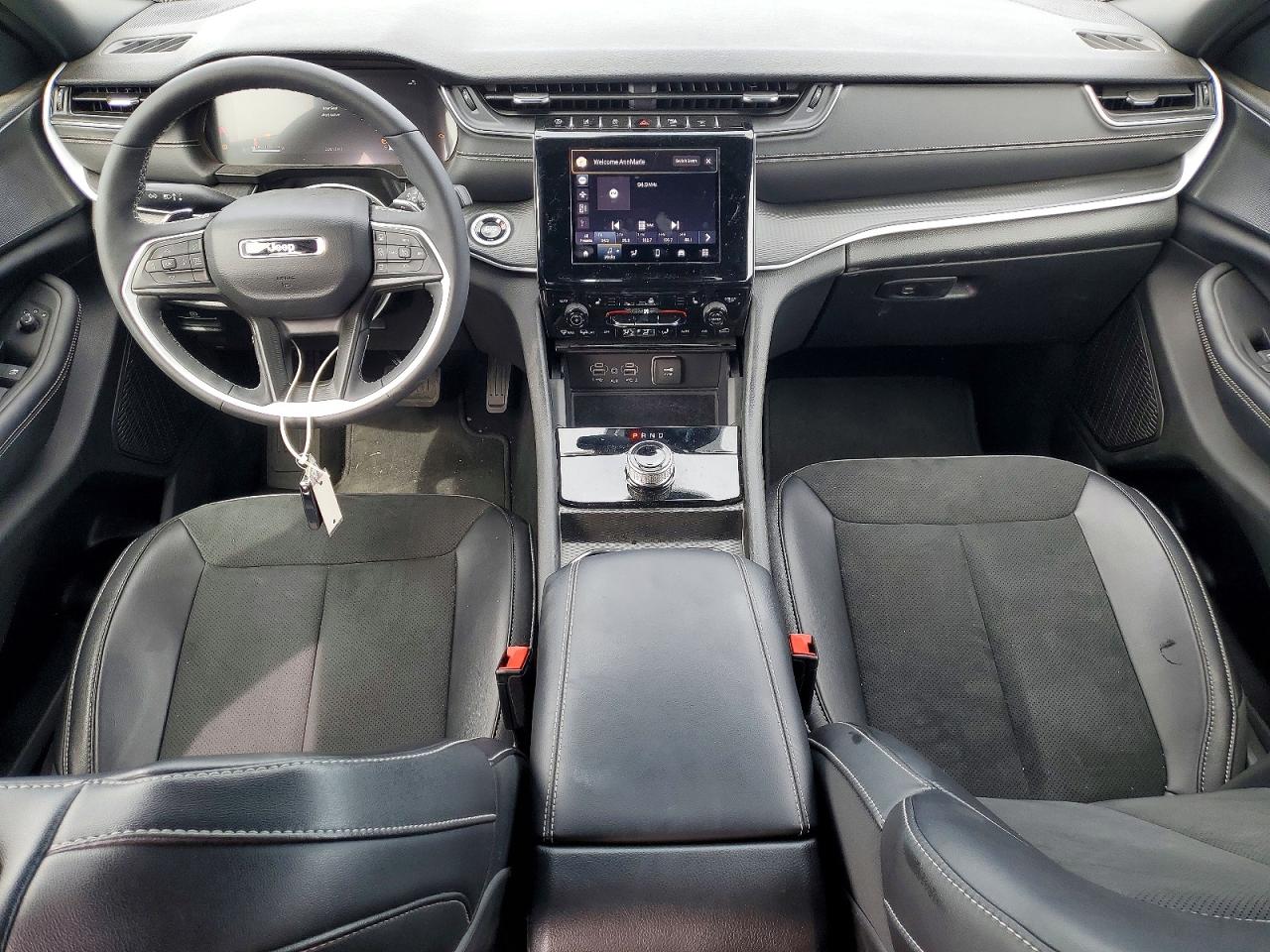 2025 JEEP GRAND CHEROKEE Laredo, Altitude