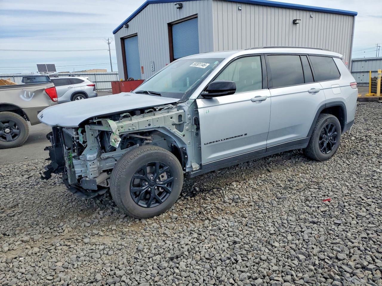 2025 JEEP GRAND CHEROKEE Laredo, Altitude