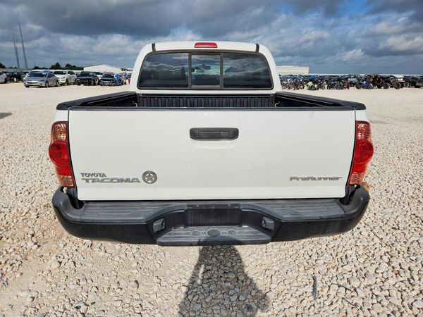 2015 TOYOTA TACOMA Delux Grade
