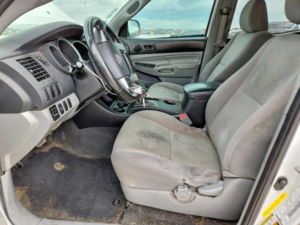 2015 TOYOTA TACOMA Delux Grade