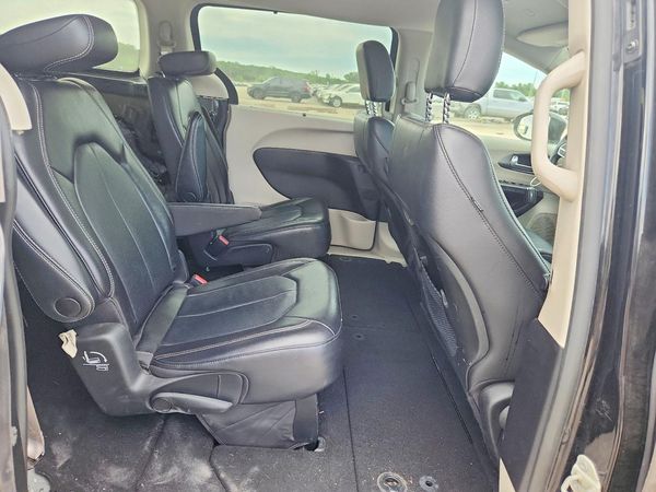 2022 CHRYSLER PACIFICA