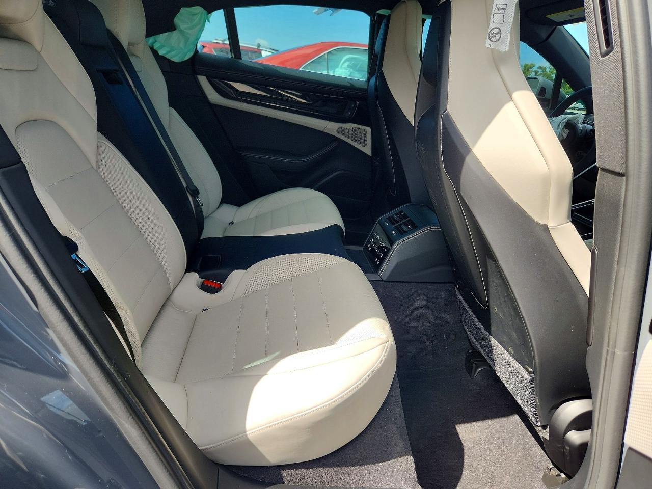 2025 PORSCHE PANAMERA