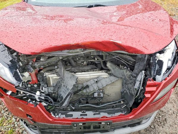 2023 NISSAN ROGUE SV — Engine bay