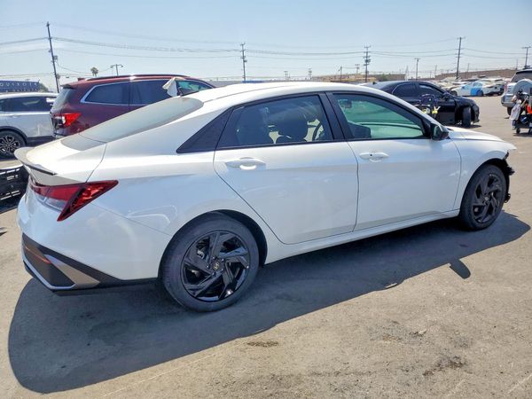 2026 HYUNDAI ELANTRA