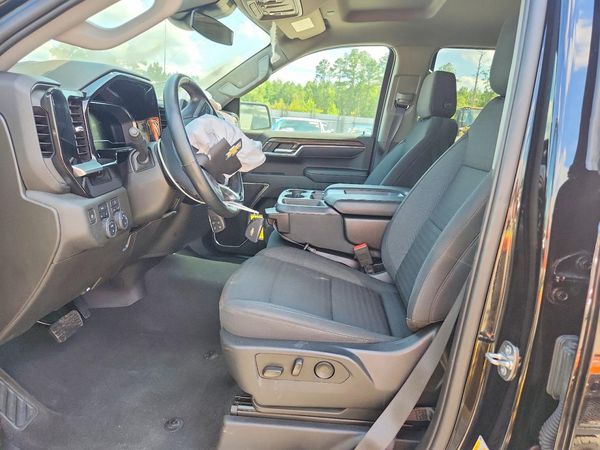 2023 CHEVROLET SILVERADO LT-L