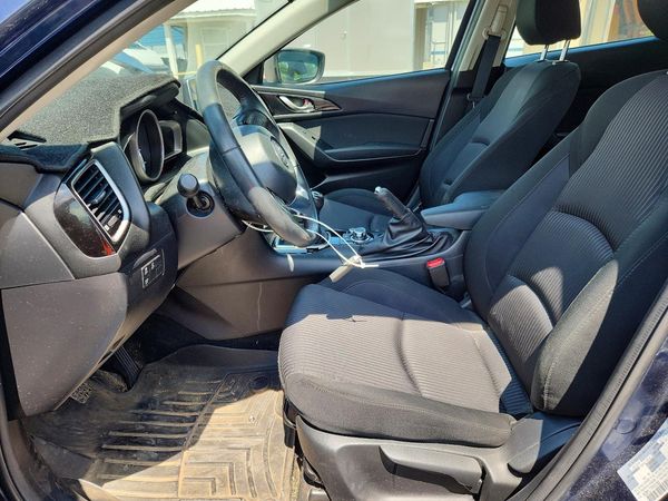2015 MAZDA 3 Touring/GS