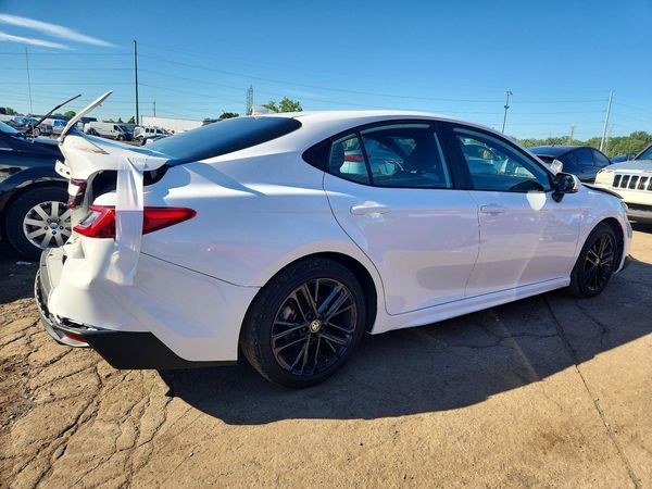 2025 TOYOTA CAMRY