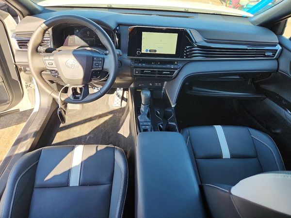 2025 TOYOTA CAMRY