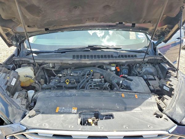 2019 FORD EDGE SEL — Engine bay