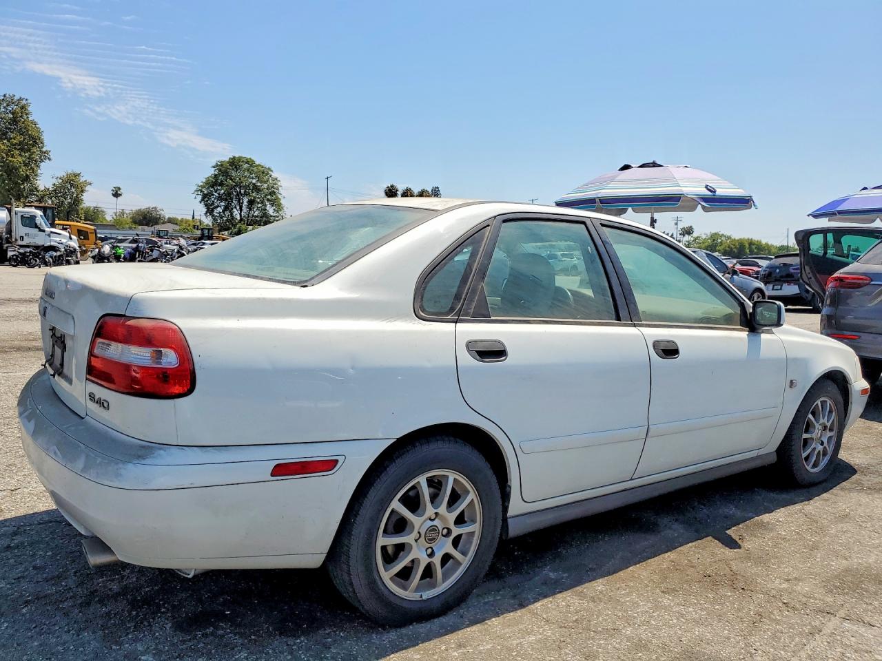 2001 VOLVO S40