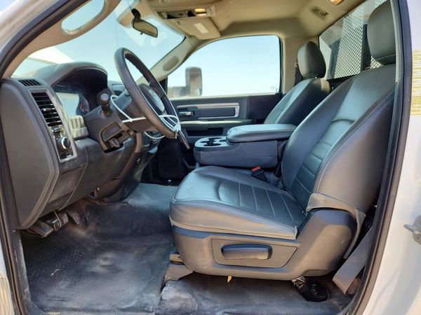 2018 RAM 5500 REG CAB CHASSIS