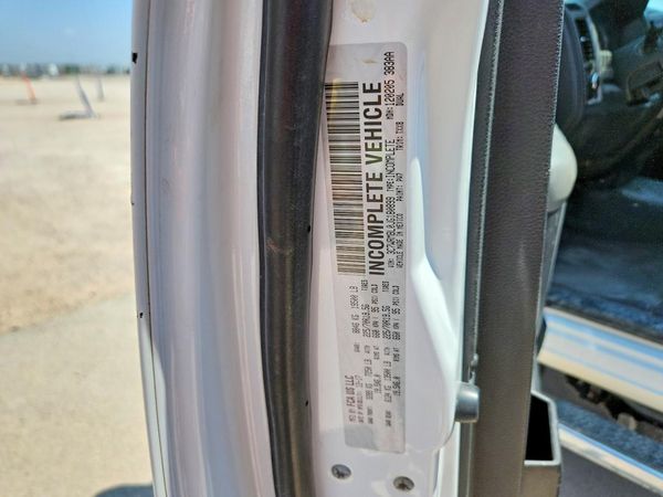 2018 RAM 5500 REG CAB CHASSIS