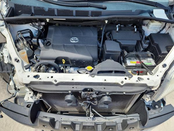 2014 TOYOTA SIENNA
