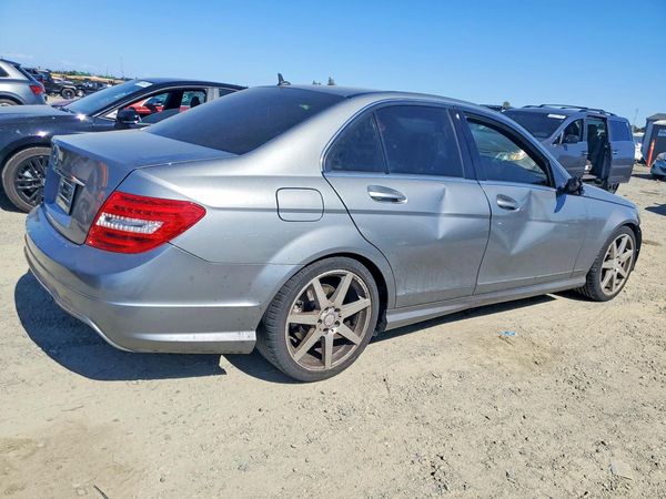 2013 MERCEDES-BENZ C C250