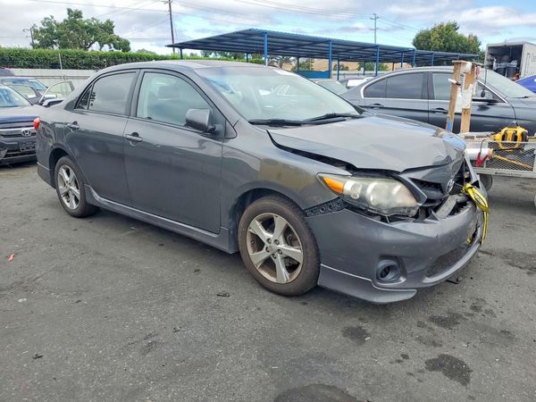 2013 TOYOTA COROLLA