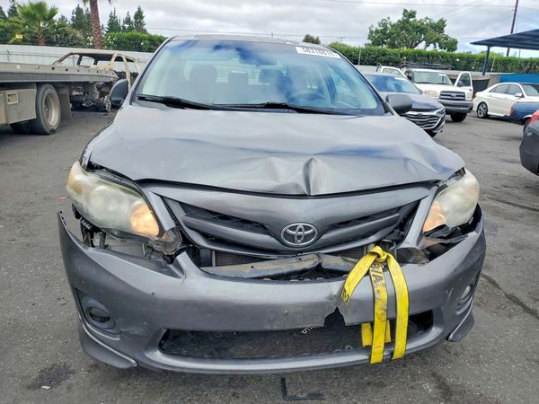 2013 TOYOTA COROLLA