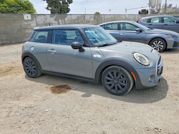 2018 MINI COOPER