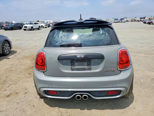 2018 MINI COOPER