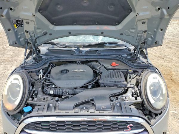 2018 MINI COOPER