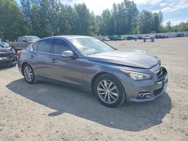2015 INFINITI Q50