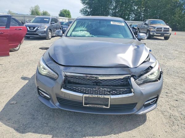 2015 INFINITI Q50