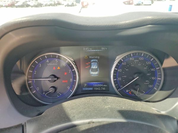 2015 INFINITI Q50