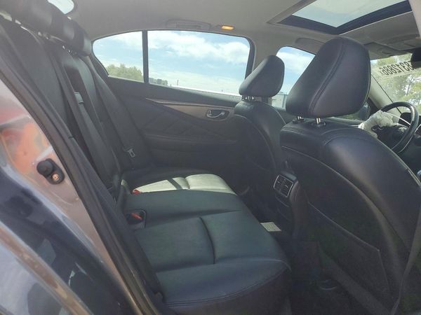 2015 INFINITI Q50