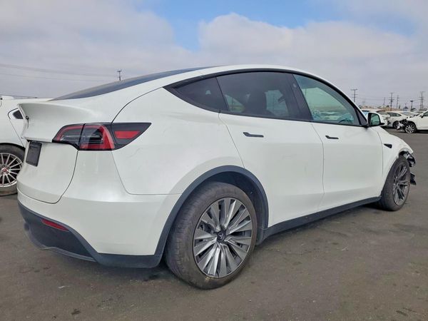 2025 TESLA MODEL Y