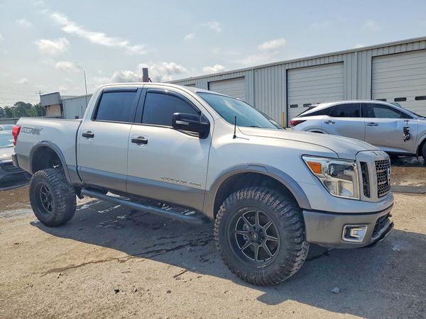 2019 NISSAN TITAN