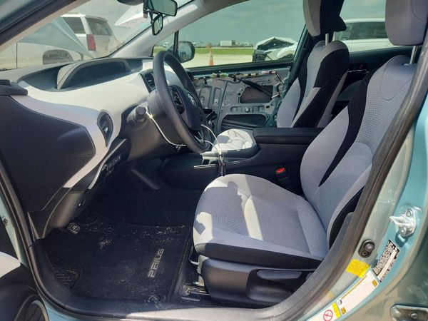 2022 TOYOTA PRIUS