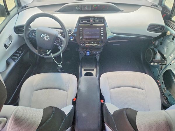 2022 TOYOTA PRIUS