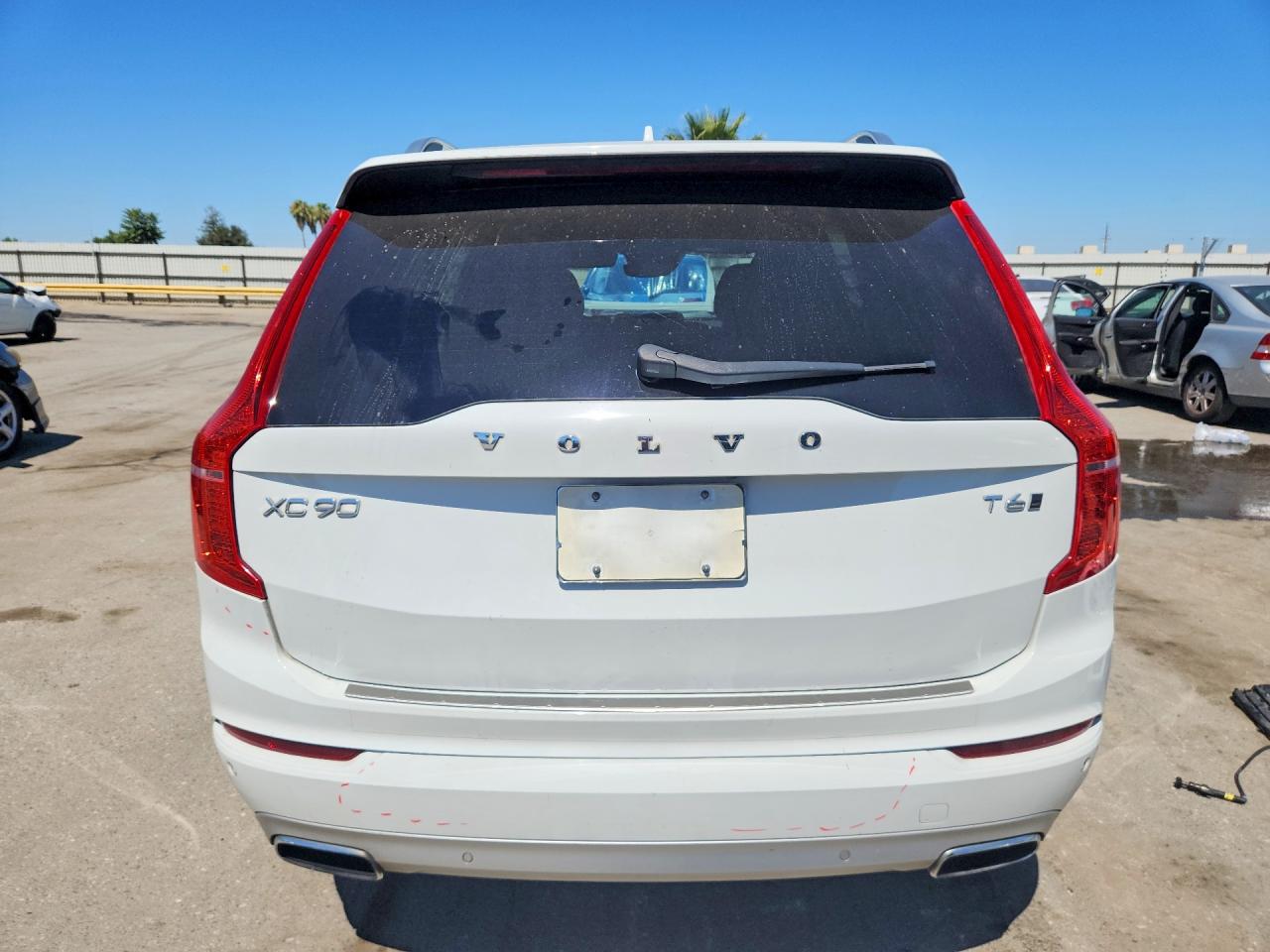 2018 VOLVO XC90 Momentum