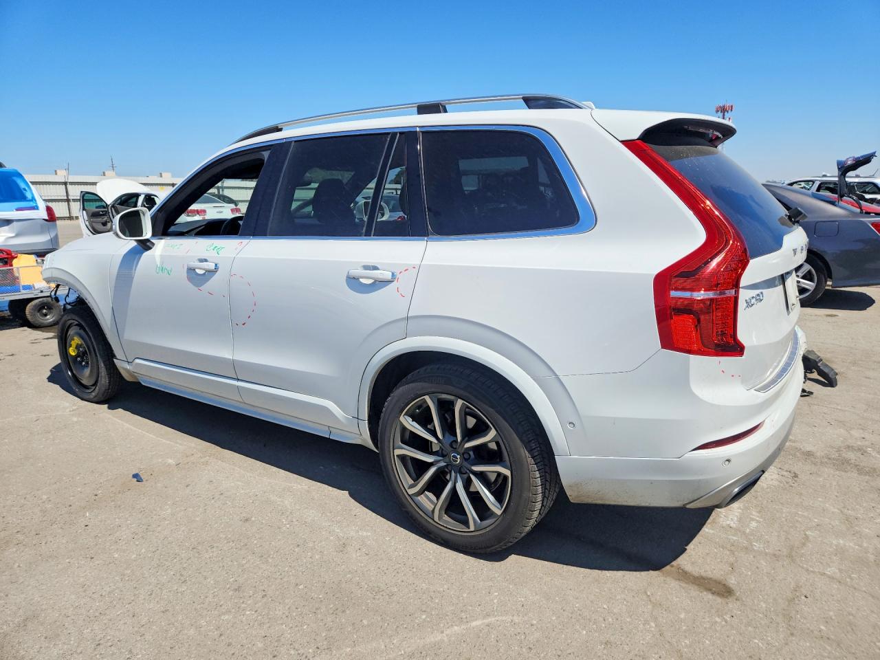 2018 VOLVO XC90 Momentum