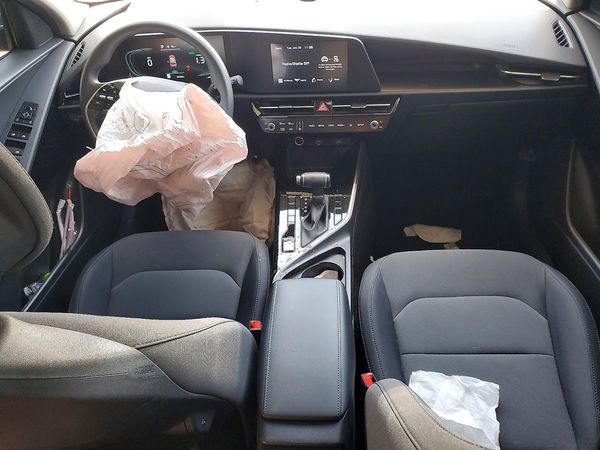 2023 KIA NIRO LX