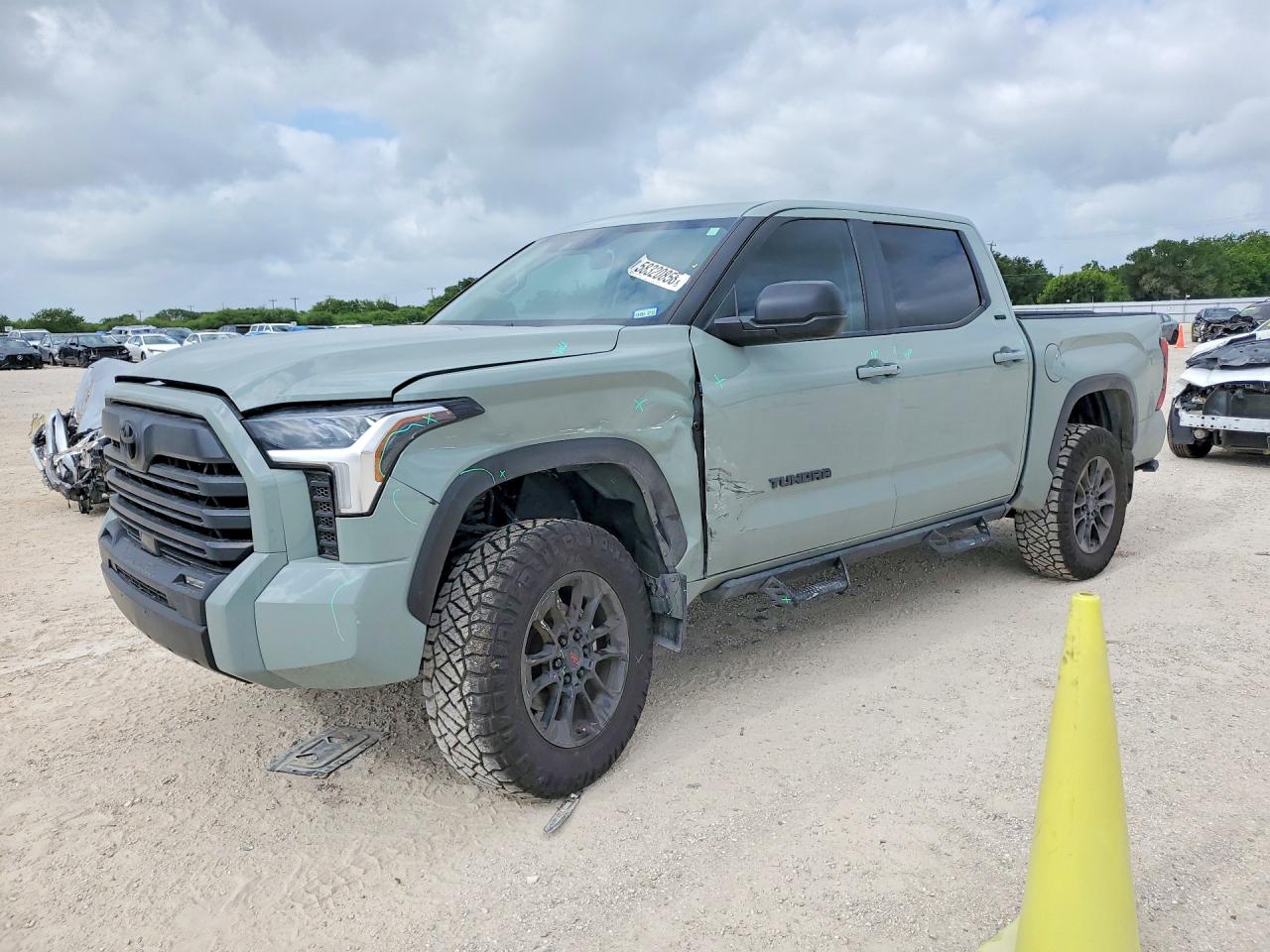 2024 TOYOTA TUNDRA SR5