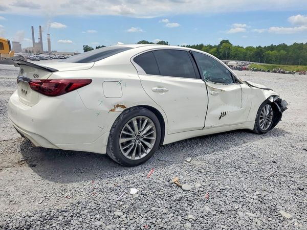 2021 INFINITI Q50 LUXE