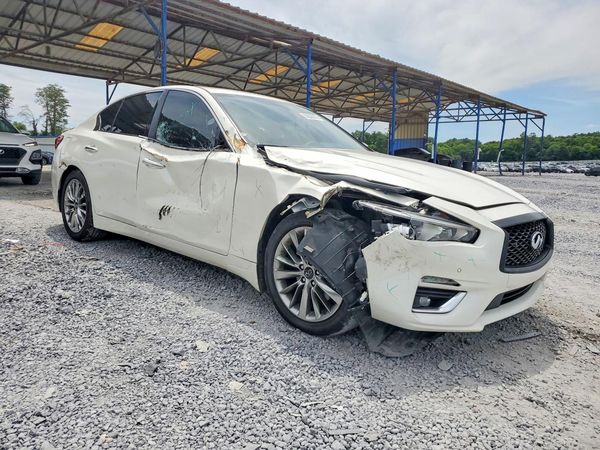2021 INFINITI Q50 LUXE